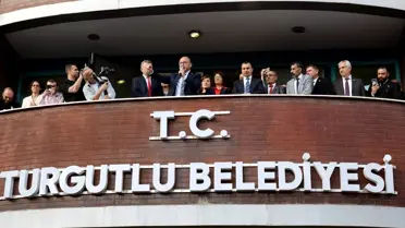 CHP'li Çetin Akın, Turgutlu Belediye Başkanı olarak ikinci kez seçildi