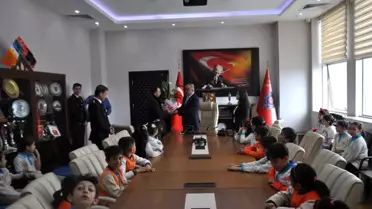 Kars İl Emniyet Müdürü, öğrencileri kabul etti
