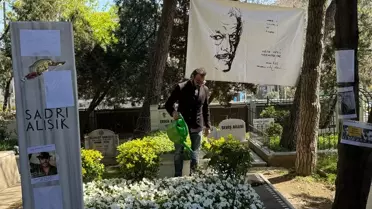 Sadri Alışık'ın doğumunun 99. yılında kabri başında anma töreni düzenlendi