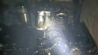 Gümüşhane'de ev yangını: Odunluk ve çatı kül oldu