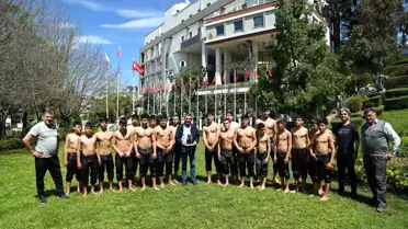 Manavgat Belediye Başkanı Genç Güreşçilerle Buluştu