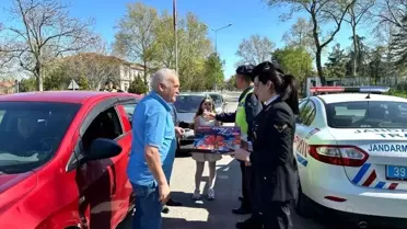 Babaeski Jandarma Komutanlığı sürücülere bayram ikramında bulundu