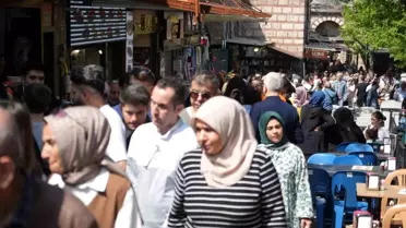 Ramazan Bayramı'nda Bursalılar Tarihi Mekanlara Akın Etti