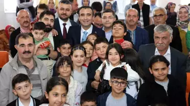 Karaman Belediye Başkanı Savaş Kalaycı, belediye çalışanları ve vatandaşlarla bayramlaştı