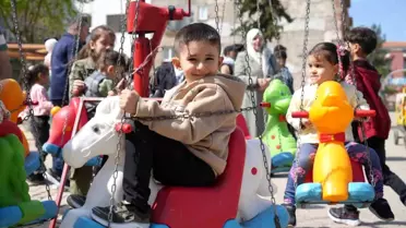 Kilis'te Bayram Yeri'nde Çocuklar Eğlendi