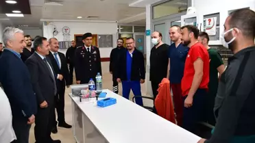 Kırşehir Valisi Hüdayar Mete Buhara, kontrol noktalarında görev yapan güvenlik güçleri ve hastaları ziyaret etti