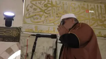 Mescid-i Aksa'da bayramın üçüncü gününde cuma namazı 30 bin kişiyle kılındı