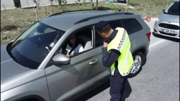 Bolvadin'de jandarmadan lokumlu ve çikolatalı denetim