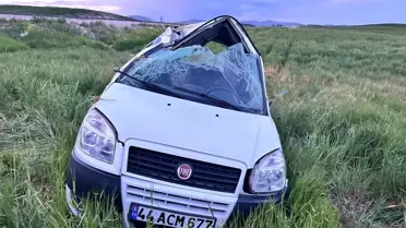 Adıyaman Kahta'da Hafif Ticari Araç Şarampole Devrildi: 1 Ölü, 8 Yaralı
