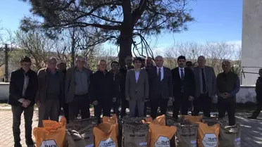 Kofçaz'da 47 Çiftçiye Yerli Hibrit Ayçiçeği Tohumu Dağıtıldı