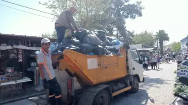 Ayvalık'ta Bayram Tatilinde 15 Bin Ton Çöp Toplandı