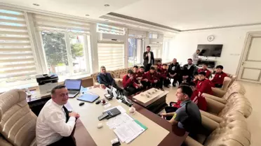 Mimarsinan Ortaokulu Erkek Hentbol Takımı Başkanı Erdem Ural'ı Ziyaret Etti