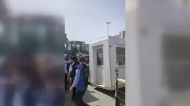 Beyoğlu Belediyesi Karaköy Sahilinde Kısıtlamaları Kaldırdı