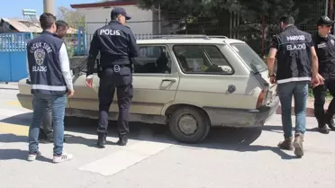 Elazığ'da polis ekipleri okul önlerinde denetim gerçekleştirdi