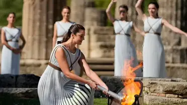 Paris 2024 Olimpiyat Oyunları Meşalesi Antik Olimpiya'da Yakıldı