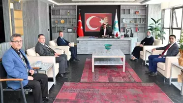 Manisa Celal Bayar Üniversitesi Rektörü MCBÜ Rektörü Prof. Dr. Rana Kibar, Manisa Büyükşehir Belediye Başkanı Mimar Ferdi Zeyrek'e 'Hayırlı olsun' ziyaretinde bulundu