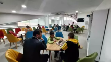 Hisarcık'ta 23 Nisan kutlamaları kapsamında satranç turnuvası düzenlendi
