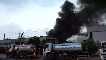 İzmir Çiğli'de Metal Kaplama ve Plastik Fabrikasında Yangın Kontrol Altına Alındı