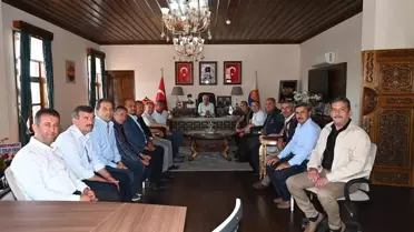 Finike Belediye Başkanı Mustafa Geyikçi'ye muhtarlar 'hayırlı olsun' ziyareti