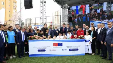 Adana'da Gençlik ve Spor Bakanlığı ile AB FRIT II Fonu kapsamında 22 tesisin açılışı yapıldı