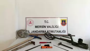 Mersin'de kaçak kazı yapan 2 şüpheli jandarma ekiplerince suçüstü yakalandı
