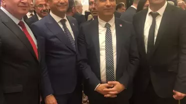 CHP Çorum İl Başkanı Dinçer Solmaz ve belediye başkanlarından oluşan heyet, CHP Genel Başkanı Özgür Özel ile görüştü