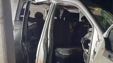 Mersin'de Panelvanın Elektrik Direğine Çarpması Sonucu 2 Kişi Hayatını Kaybetti