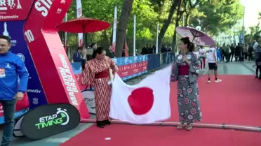 Maraton İzmir Avek'te Kenyalı ve Etiyopyalı sporcular birinci oldu