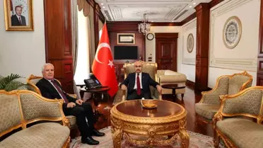 Bursa Büyükşehir Belediye Başkanı Mustafa Bozbey, Bursa Valisi Mahmut Demirtaş'ı ziyaret etti