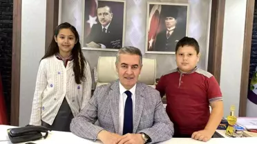 Buharkent Belediye Başkanı Çocuklara Koltuğunu Devretti