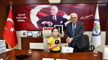 Karadeniz Ereğli Belediye Başkanı 23 Nisan'da koltuğunu öğrenciye devretti
