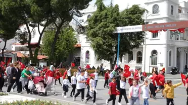 Muğla'da 23 Nisan Ulusal Egemenlik ve Çocuk Bayramı Kortej Yürüyüşü Düzenlendi