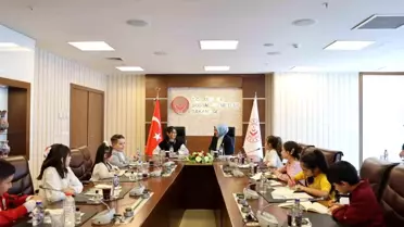Aile ve Sosyal Hizmetler Bakanı, 23 Nisan'da koltuğunu şehit pilotun kızına devretti