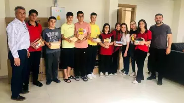 Depremin Vurduğu Hatay'da Konteyner Okula Kütüphane Kuruldu