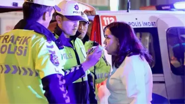 Üfleme eğitimi verilen kadın, alkolmetreyi 44'ncü denemede üflemeyi başardı