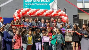 Van'ın İpekyolu ilçesinde yüzme havuzu ve spor salonu açıldı