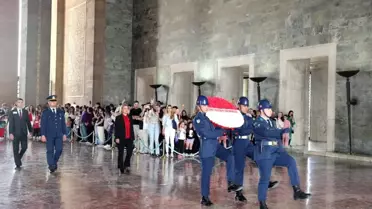 İzmit Belediye Başkanı Fatma Kaplan Hürriyet Anıtkabir'i ziyaret etti