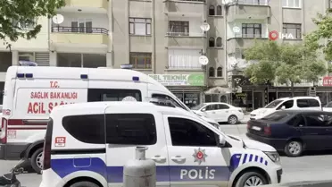 Kavgayı ayırmaya çalışan yaşlı adam, yüzünden bıçaklandı