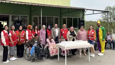 Havza Bakım Rehabilitasyon ve Aile Danışma Merkezinde Nisan doğumluların yaş günü kutlandı