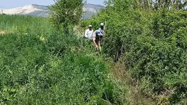 Hisarcık'ta Vatandaşlar Sulama Kanallarını İmece Usulü Temizliyor