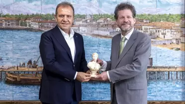 Mersin Büyükşehir Belediye Başkanı Vahap Seçer, Kuzey Makedonya Büyükelçisi'ni ağırladı