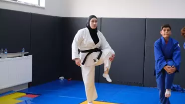 18 Yaşındaki Almina Çoruhlu, Avrupa Kuraş Şampiyonası'nda Türkiye'yi Temsil Edecek