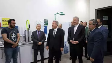 İzmir Valisi İEÜ'yü Ziyaret Etti