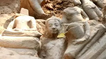 Kamboçya'da Angkor Bölgesinde Buda Heykelleri Bulundu