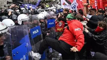 Polis kalkanını tekmeleyen fenomen gözaltında! Vatandaş hayır simidi dağıttı