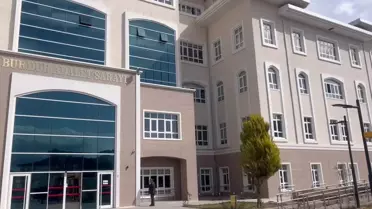 Burdur'da Muhtar, Levye ve Demir Çubukla Husumetlisini Darp Etti