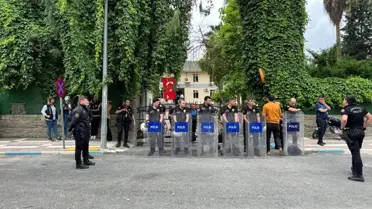 Başkanın DEM Partiden istifa ettiği Birecik Belediyesi önünde yoğun güvenlik önlemi alındı