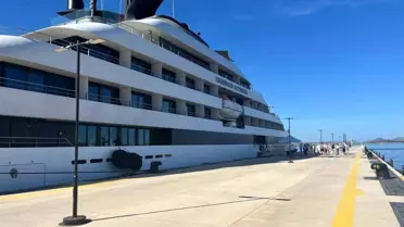 Bahamalar bayraklı yolcu gemisi Bodrum'a 84 yolcu getirdi