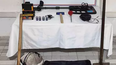 Bitlis'te Selçuklu mezarlığında define arayan 3 kişi fotokapana yakalandı