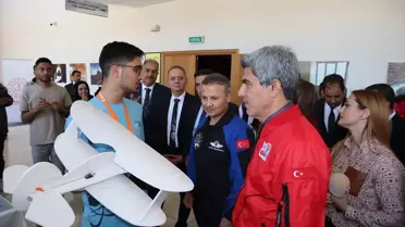 Türkiye'nin ilk astronotu Alper Gezeravcı, Malatya'da öğrencilerle buluştu